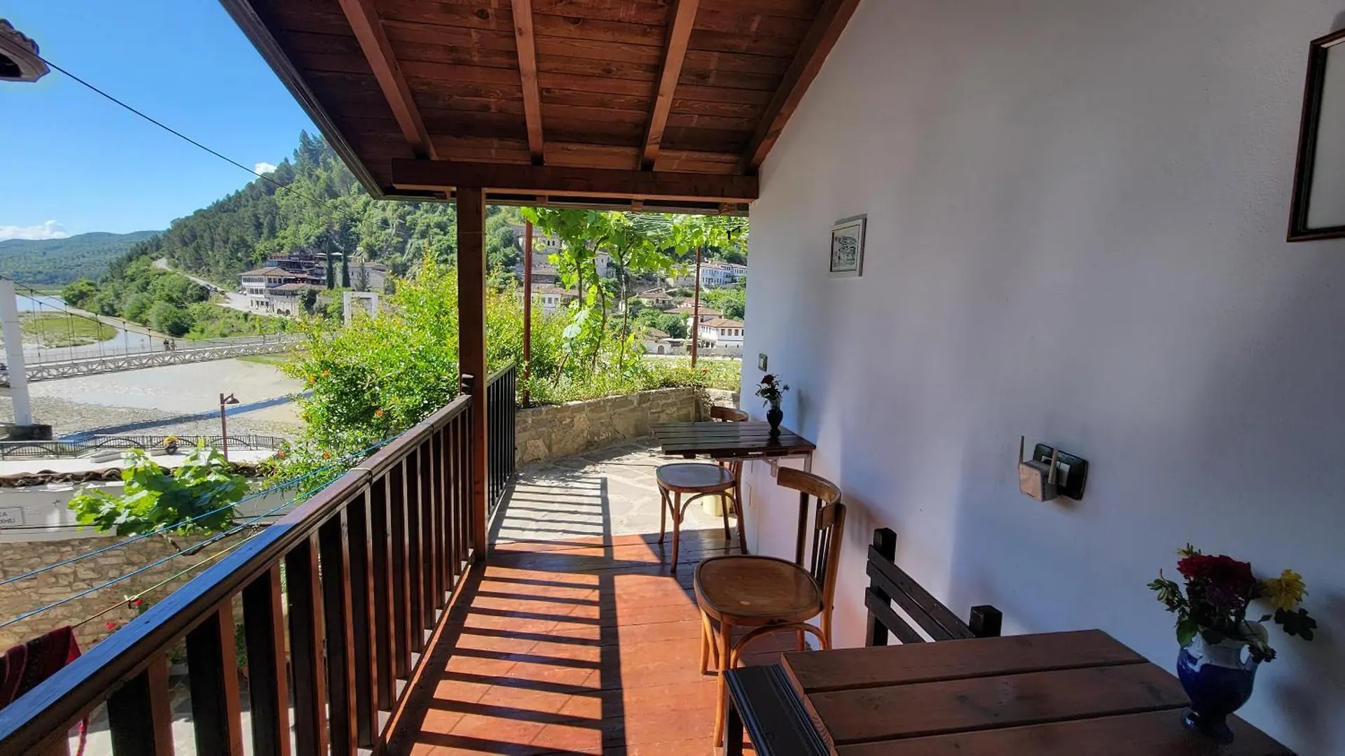 Guesthouse Mangalem Berat 0*,  Albanien